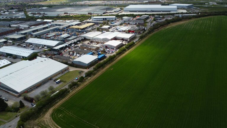 Trung tâm Kho Vận Logistics Smart Warehouse gần sân bay Nội Bài - Hà Nội pexels altaf shah 3143825 7792985